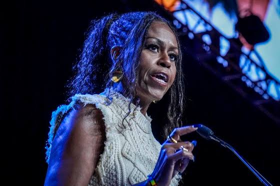 Michelle Obama Says America “Ain’t Ready” for a Woman President: Candid Remarks on Kamala Harris Loss and Gender Bias in 2025.