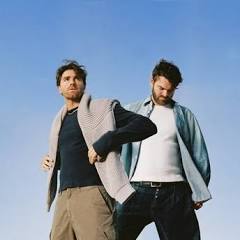 Biography Of The Chainsmokers